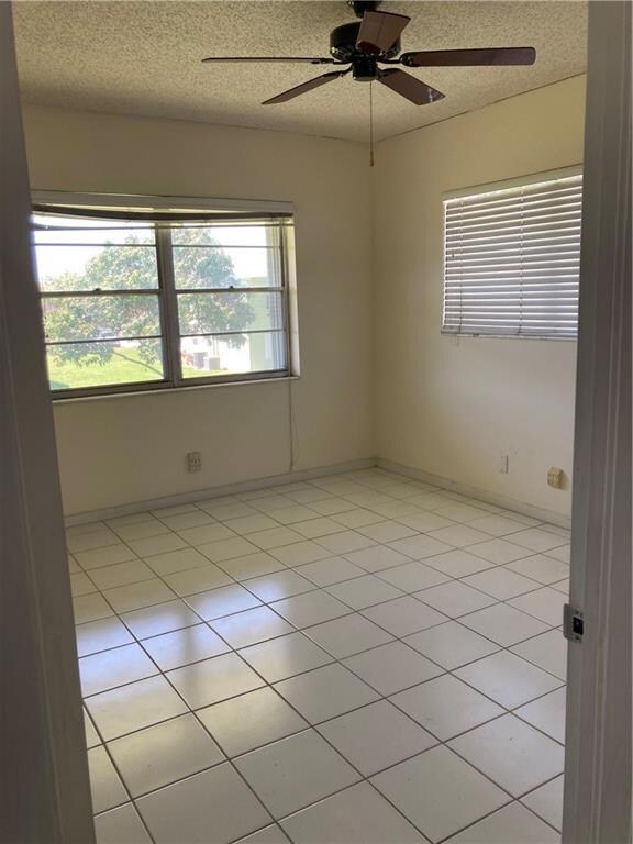 229 Norwich J, West Palm Beach, FL 33417 - photo 4