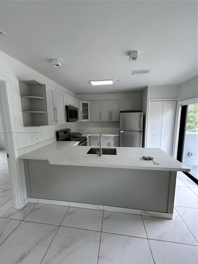 836 SW 2nd St unit 201, Miami, FL 33130 - photo 3