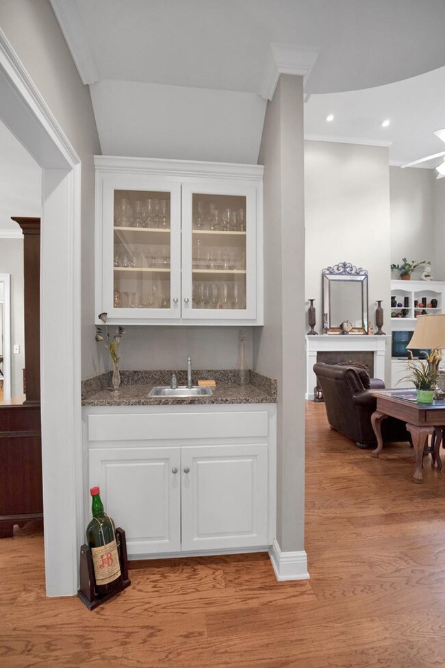 wet bar between dining and kitchen