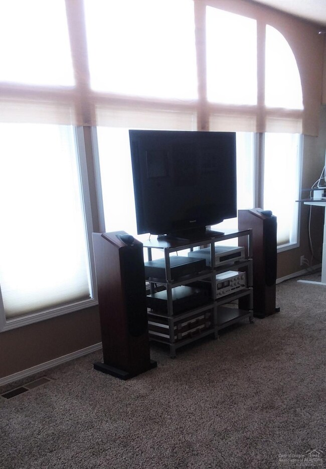 20153 Lyon Ct, Bend, OR 97702 - photo 6