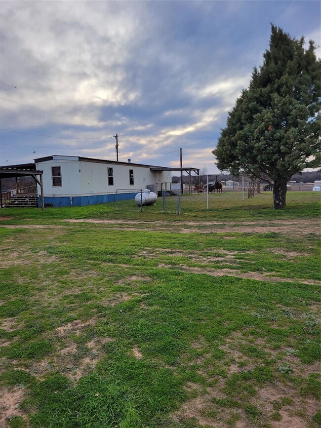 390 Leatherwood Ln, Poolville, TX 76487 - photo 3