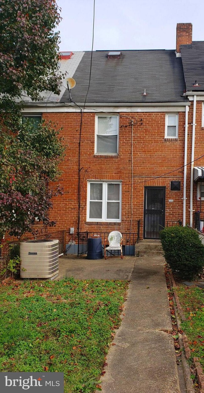 3321 Brendan Ave, Baltimore, MD 21213 - photo 2
