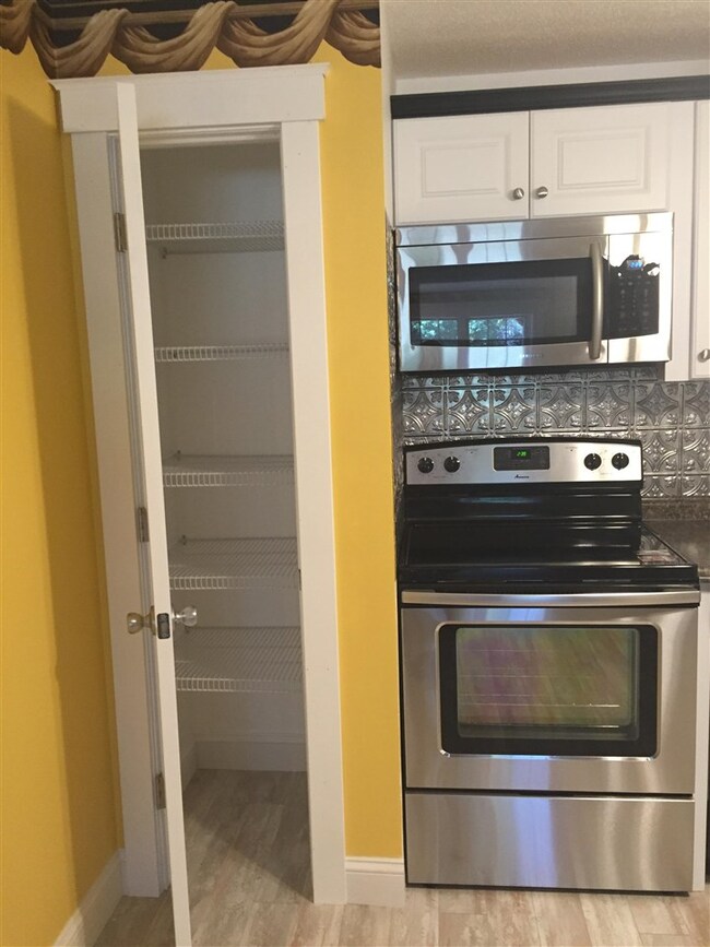 1203 White Cedar Blvd, Portsmouth, NH 03801 - photo 4