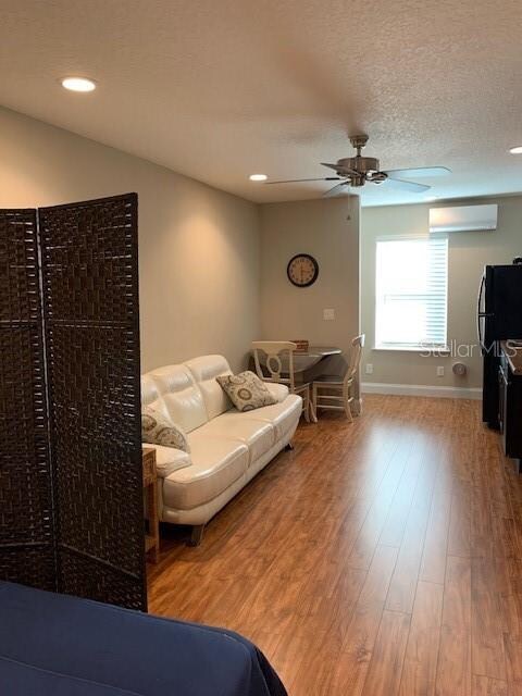 517 N Disston Ave, Tavares, FL 32778 - photo 3