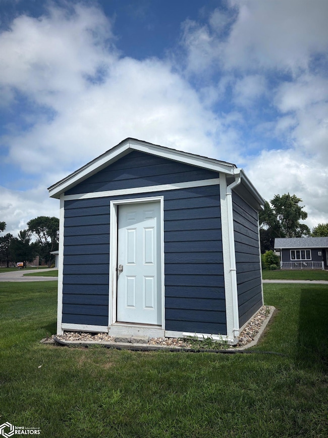 3102 3rd St, Emmetsburg, IA 50536 - photo 4