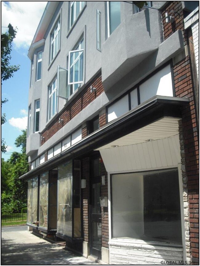 811 Madison Ave, Albany, NY 12208 - photo 2