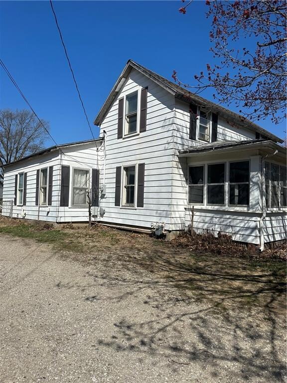 709 E 8th St N, Newton, IA 50208 - photo 2