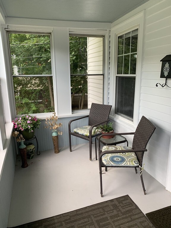 14 Forsberg St, Worcester, MA 01607 - photo 3