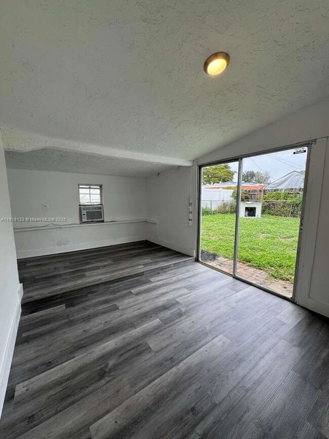 5611 SW 38th St, Davie, FL 33314 - photo 5