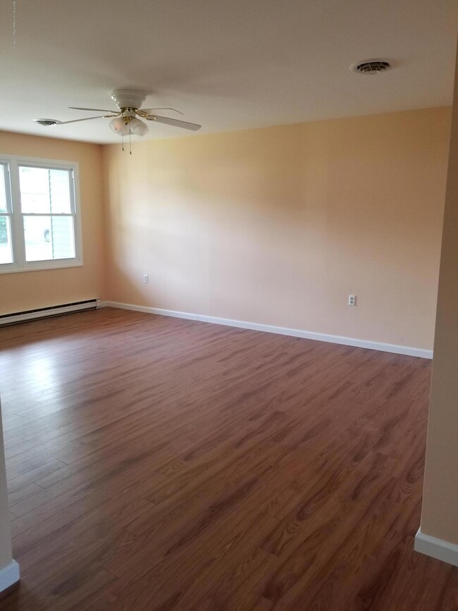 LIVING RM