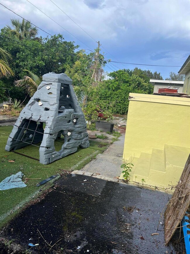 821 42nd St, West Palm Beach, FL 33407 - photo 4