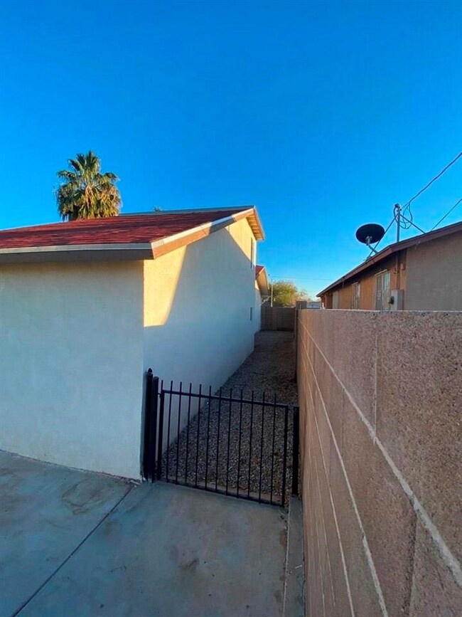 760 W 1st St, Yuma, AZ 85364 - photo 6
