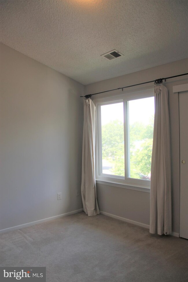 11741 Summerchase Cir unit 1741-E, Reston, VA 20194 - photo 3