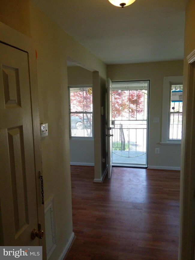 4921 Fable St, Capitol Heights, MD 20743 - photo 3