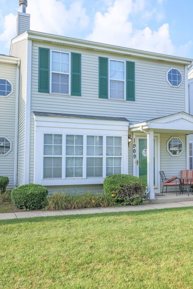 1909 Cherrywood Ct, Joliet, IL 60435 - photo 3