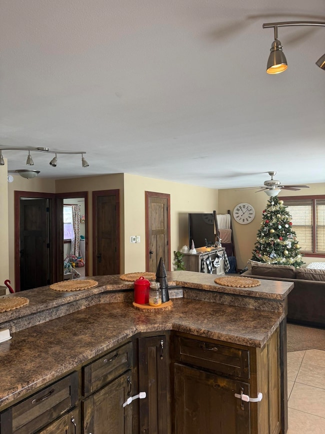 209 S 9th Ave, Vinton, IA 52349 - photo 7