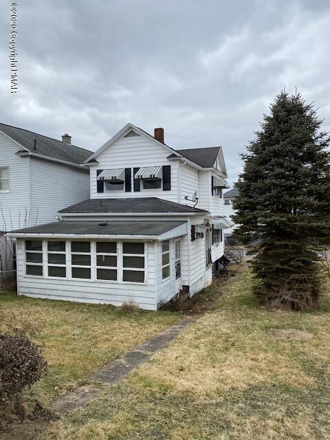 31 Enterprise St, Nanticoke, PA 18634 - photo 3