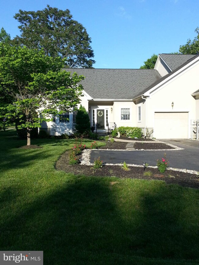 49 S Tamarac Dr, Shepherdstown, WV 25443 - photo 2