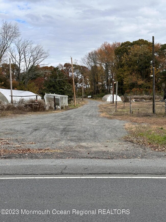 336 Everett Rd, Lincroft, NJ 07738 - photo 4