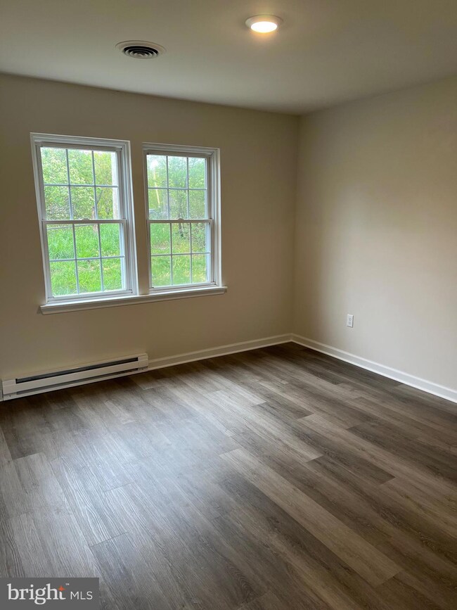 70 Briarwood Ln unit 1, Berkeley Springs, WV 25411 - photo 4
