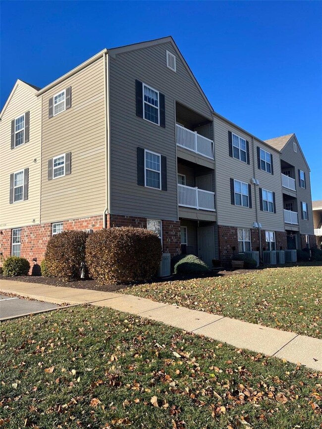 4121 Welsh Dr, Lake Saint Louis, MO 63367 - photo 2