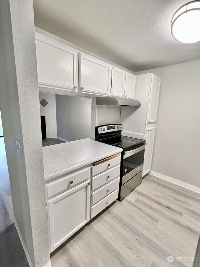 3430 I St NE unit J101, Auburn, WA 98002 - photo 4