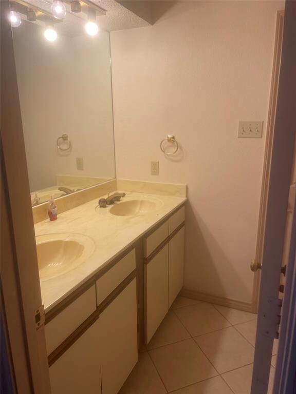 708 Herman Dr, Hurst, TX 76054 - photo 3