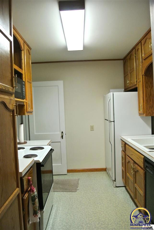 826 SW Webster Ave, Topeka, KS 66606 - photo 4