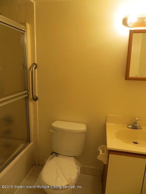 138 Fayette Ave unit D1, Staten Island, NY 10305 - photo 6