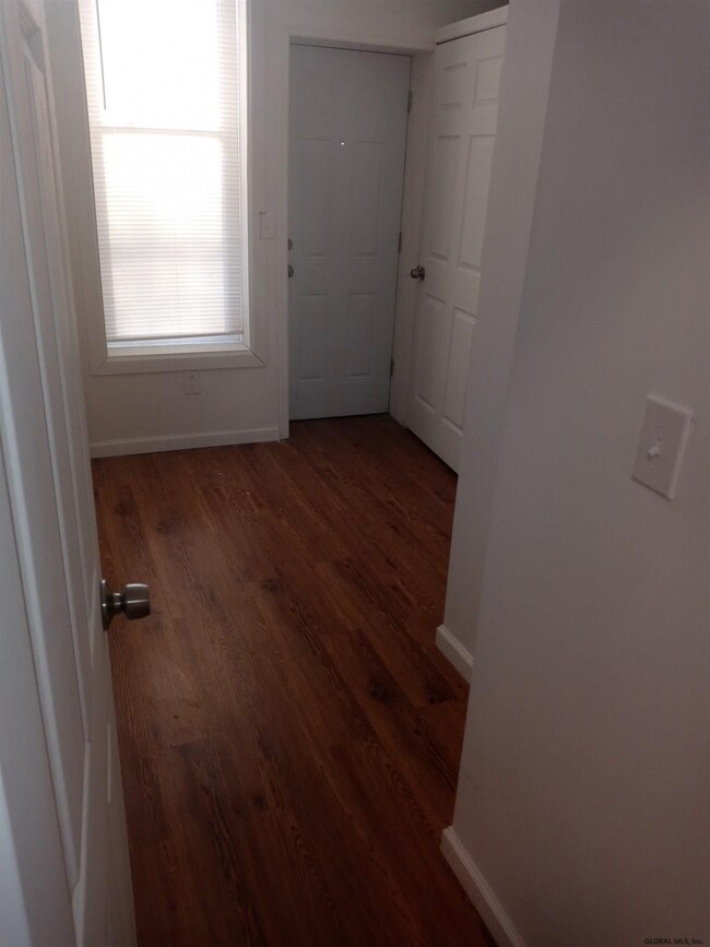 372 Clinton Ave unit 3, Albany, NY 12206 - photo 5
