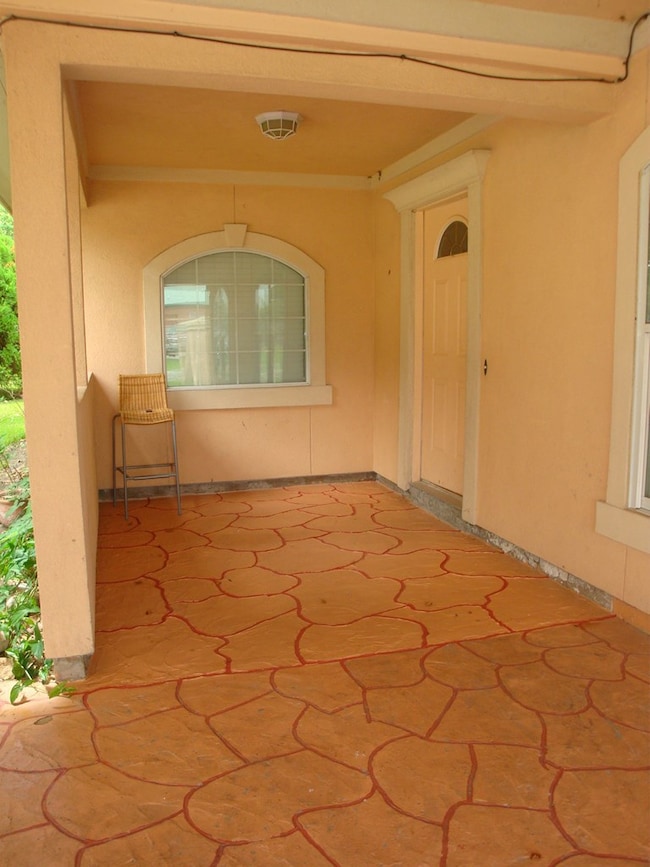 109 Ida Ave, Bay City, TX 77414 - photo 4