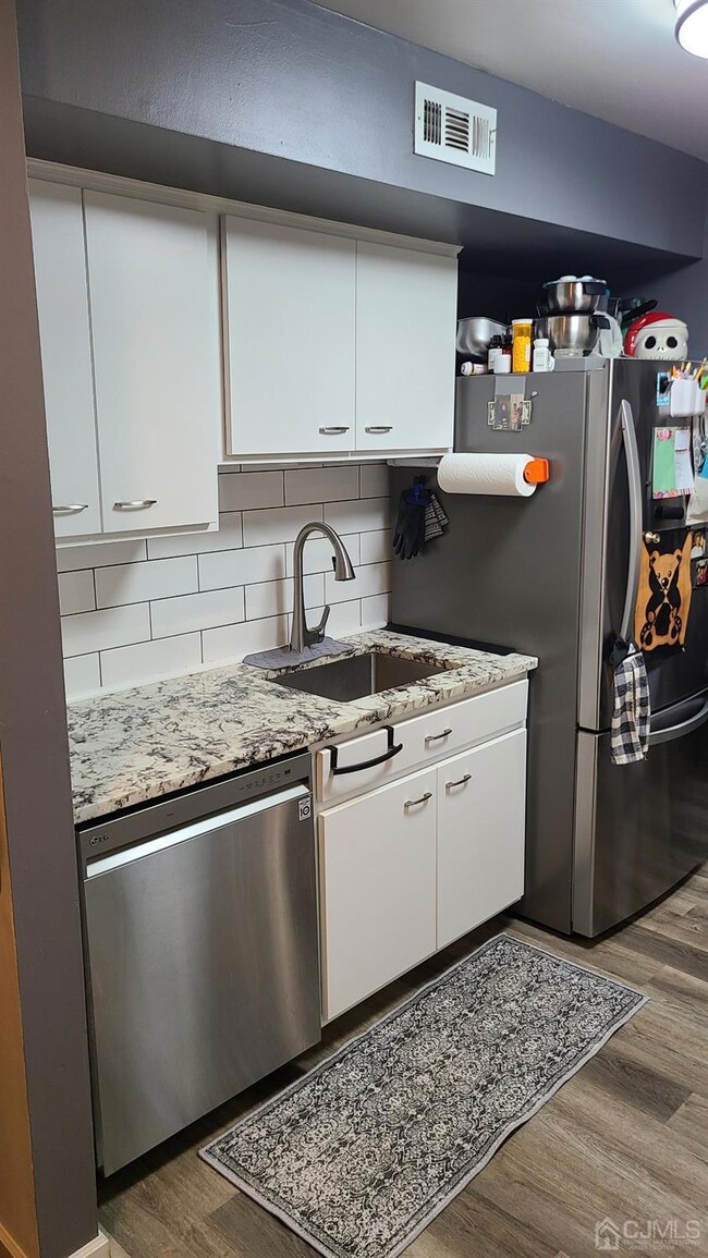 176 Overlook Ct, Woodbridge, NJ 07095 - photo 5