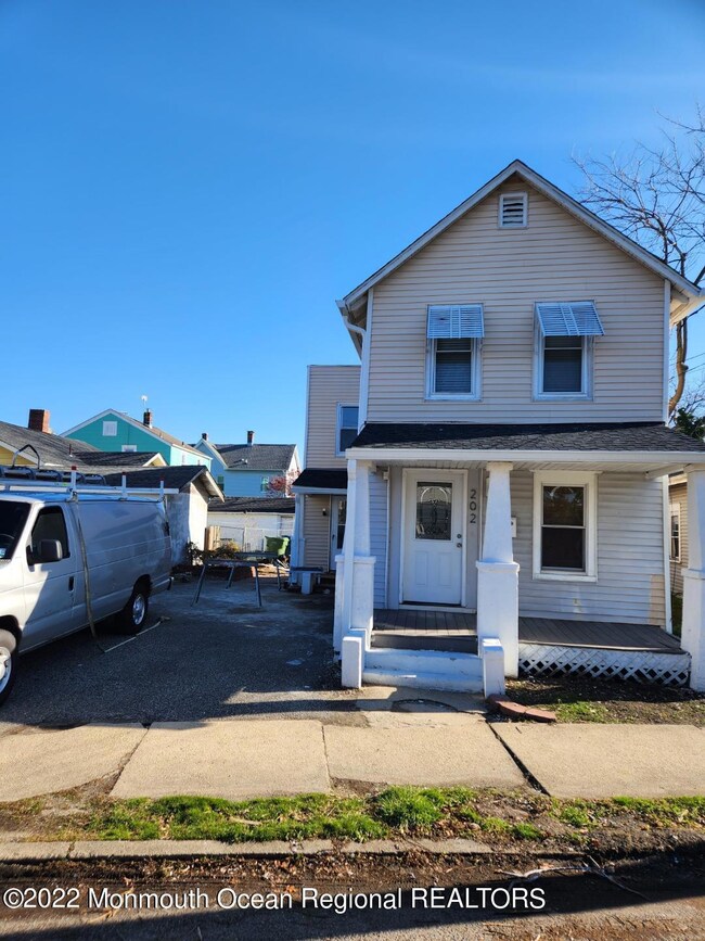 202 Ridge Ave, Neptune, NJ 07753 - photo 2