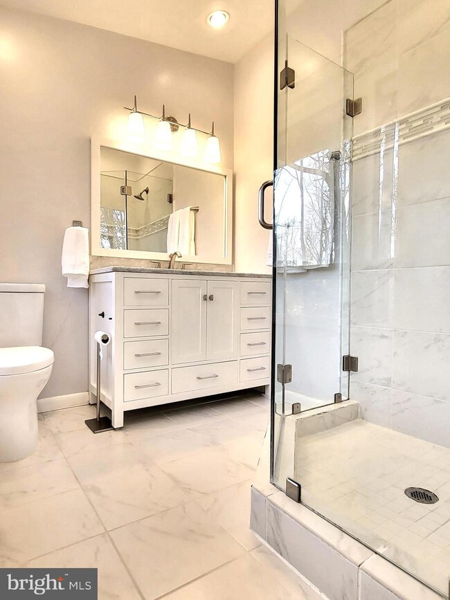 9002 Glenbrook Rd, Fairfax, VA 22031 - photo 2