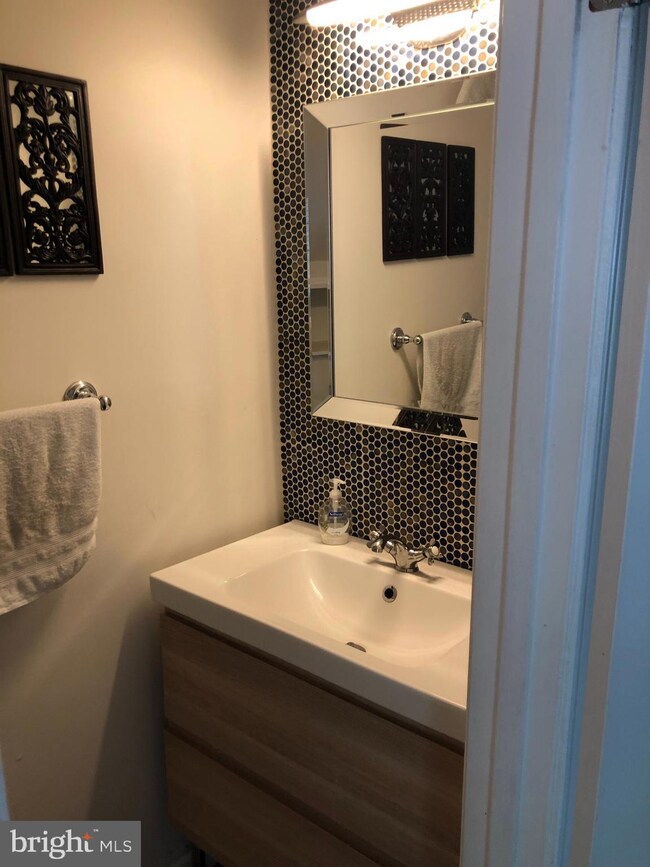 2897 Madeira Ct unit 103, Woodbridge, VA 22192 - photo 6