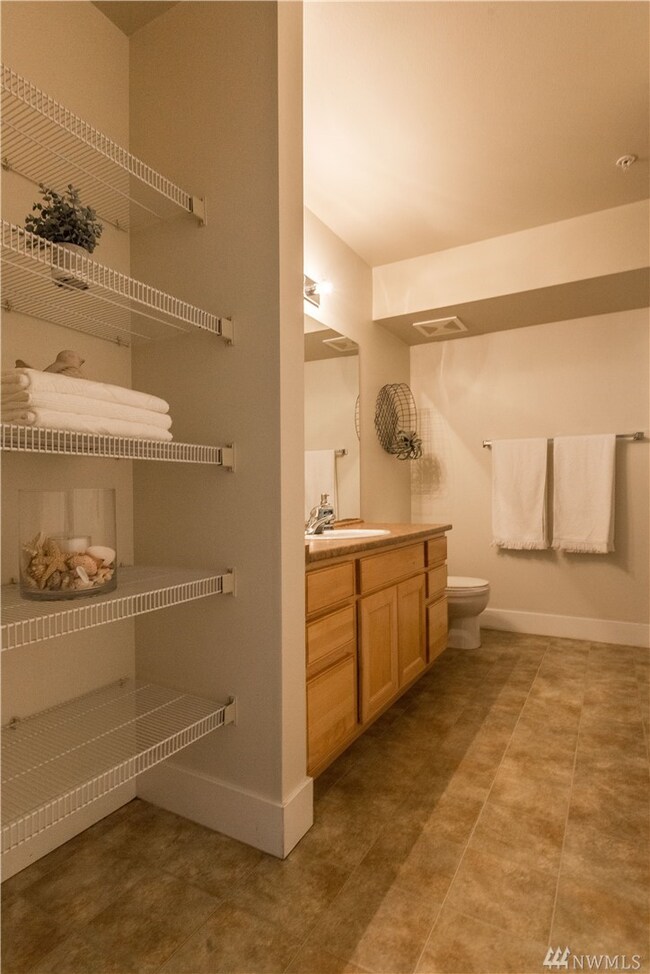 1001 N State St unit 302, Bellingham, WA 98225 - photo 7