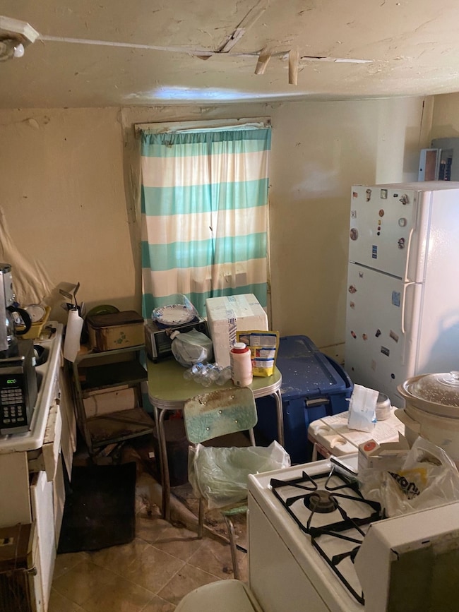 629 W Walker St, Denison, TX 75020 - photo 2