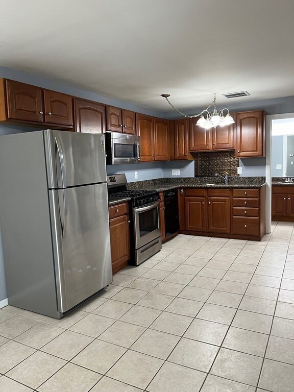 905 Locust St unit 2, Fall River, MA 02720 - photo 5