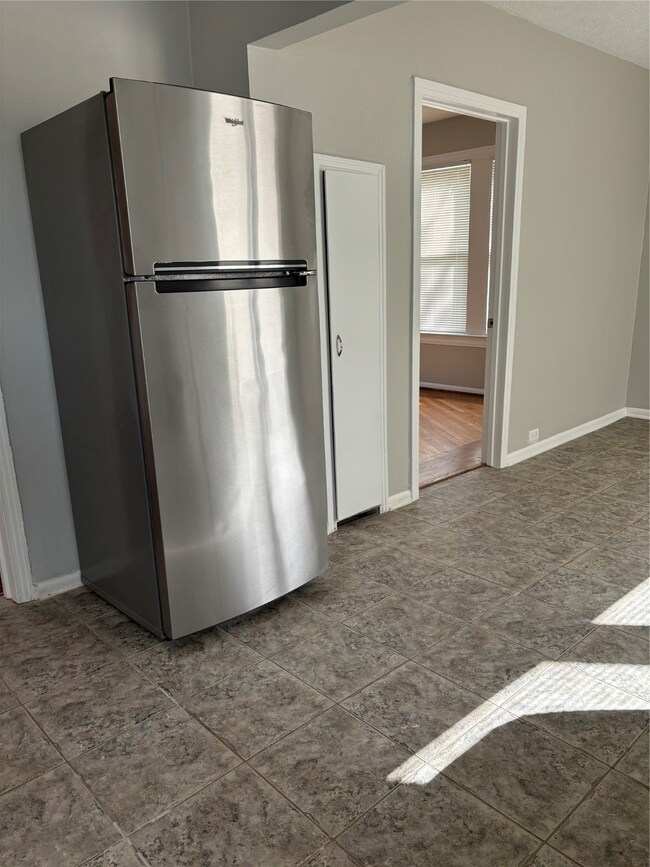 1411 W 34th St, Houston, TX 77018 - photo 7