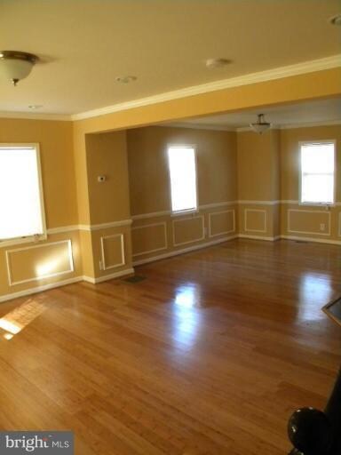 921 Lyndhurst St, Baltimore, MD 21229 - photo 2