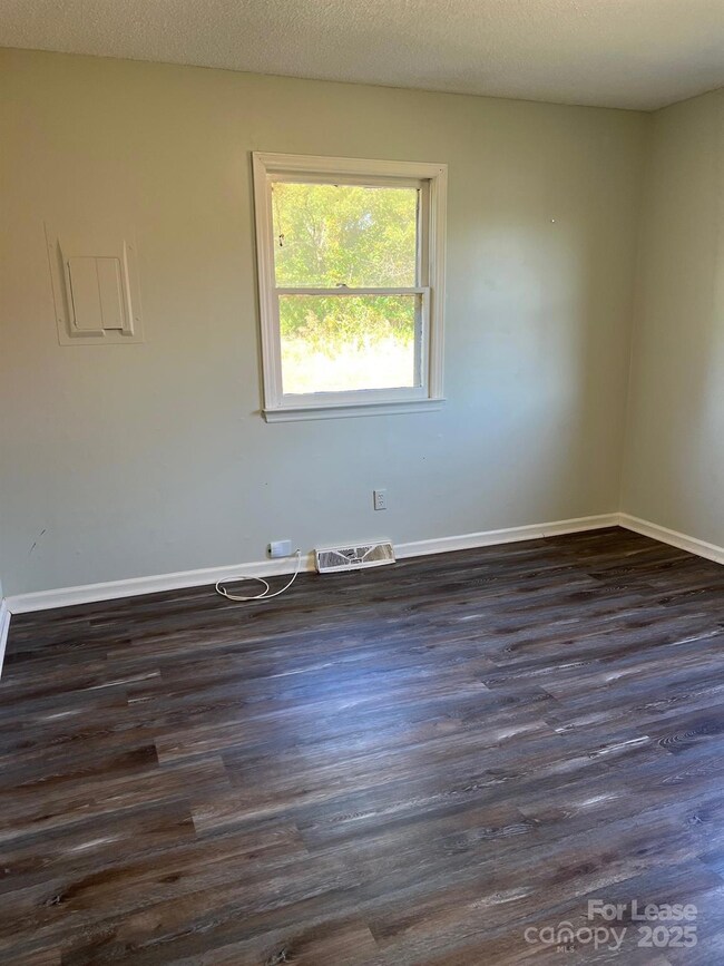 209 Adams St, Statesville, NC 28677 - photo 6