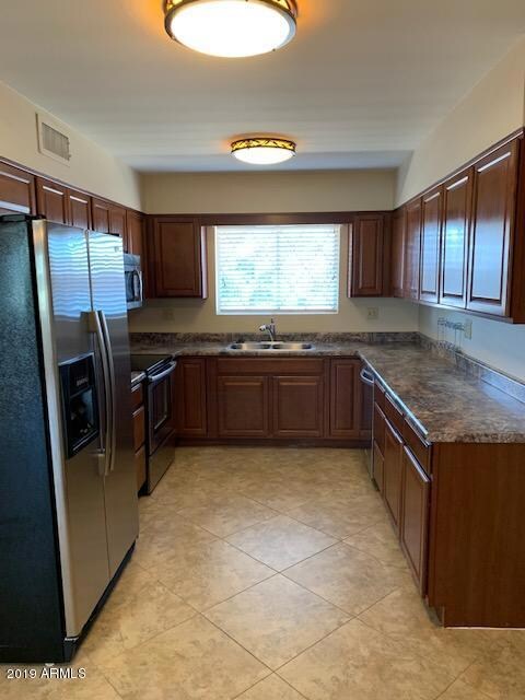 KITCHEN - U - CINNEBAR