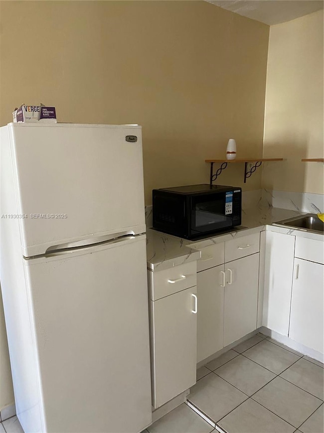 1062 W 42nd Place unit 41, Hialeah, FL 33012 - photo 3