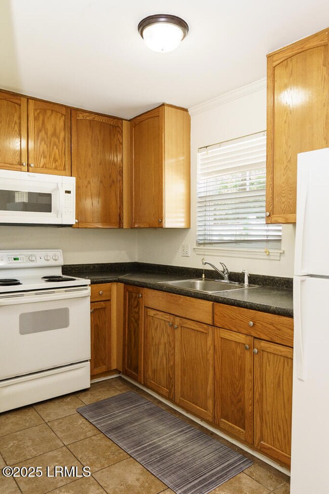 1 Taft St unit 110, Beaufort, SC 29902 - photo 7