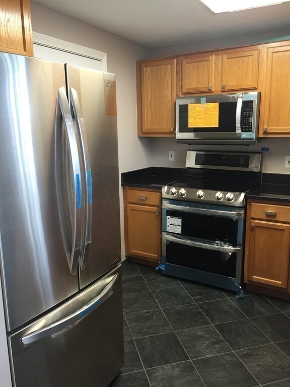 Glass Factory Condominiums unit 716, Cambridge, MA 02141 - photo 6