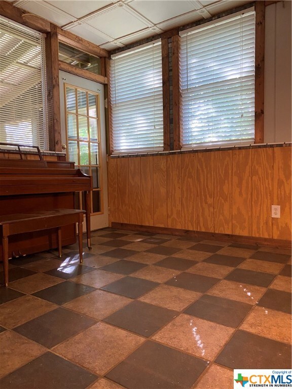 915 W Hopkins St unit B, San Marcos, TX 78666 - photo 2