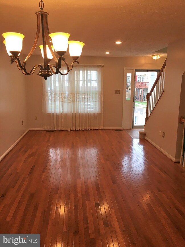 7964 Calvary Ct unit 136, Manassas, VA 20109 - photo 3