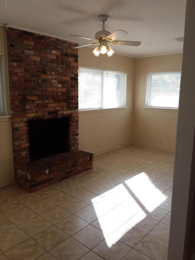 5011 E Romilly Dr, Jacksonville, FL 32210 - photo 6