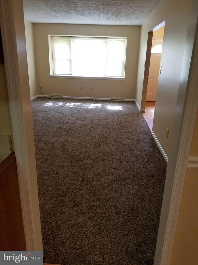 22418 Greenview Ct, Great Mills, MD 20634 - photo 3