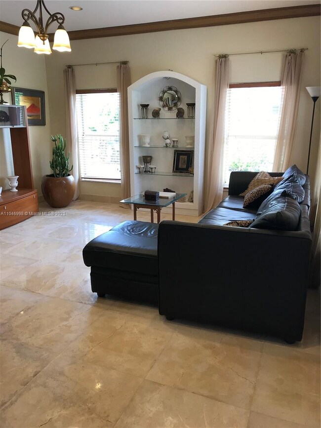 11283 NW 65th St, Doral, FL 33178 - photo 4